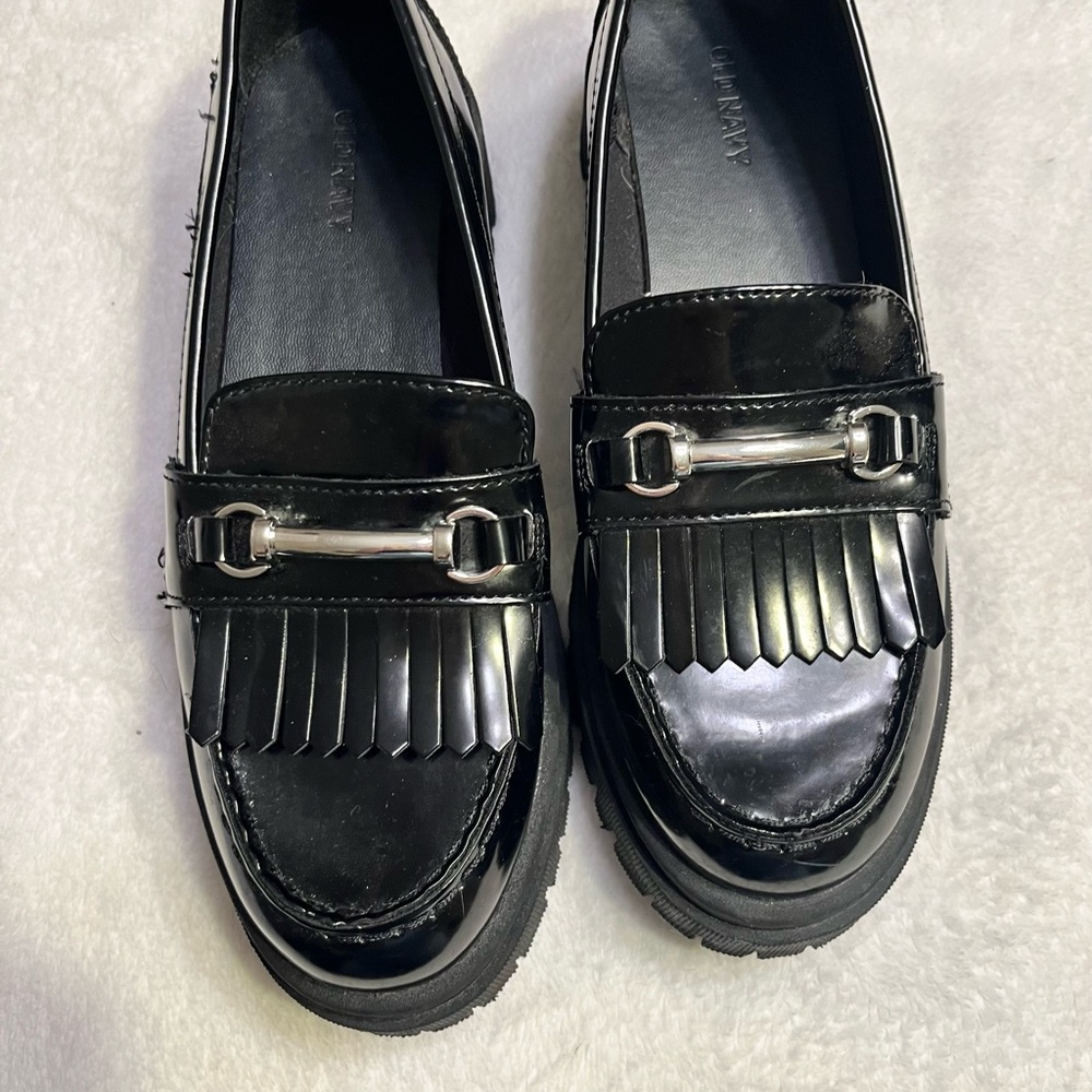 Old Navy Black Patent Kiltie Loafers with Silver Bit